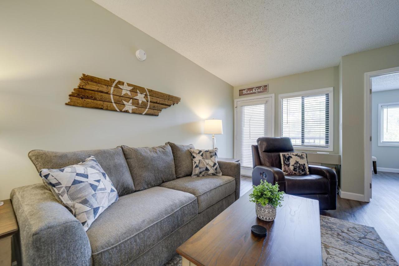 Stylish Gatlinburg Condo With Pool Walk Downtown! Exterior photo