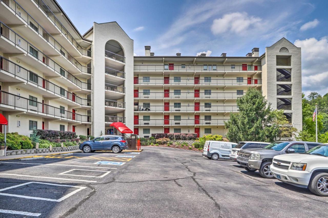 Stylish Gatlinburg Condo With Pool Walk Downtown! Exterior photo